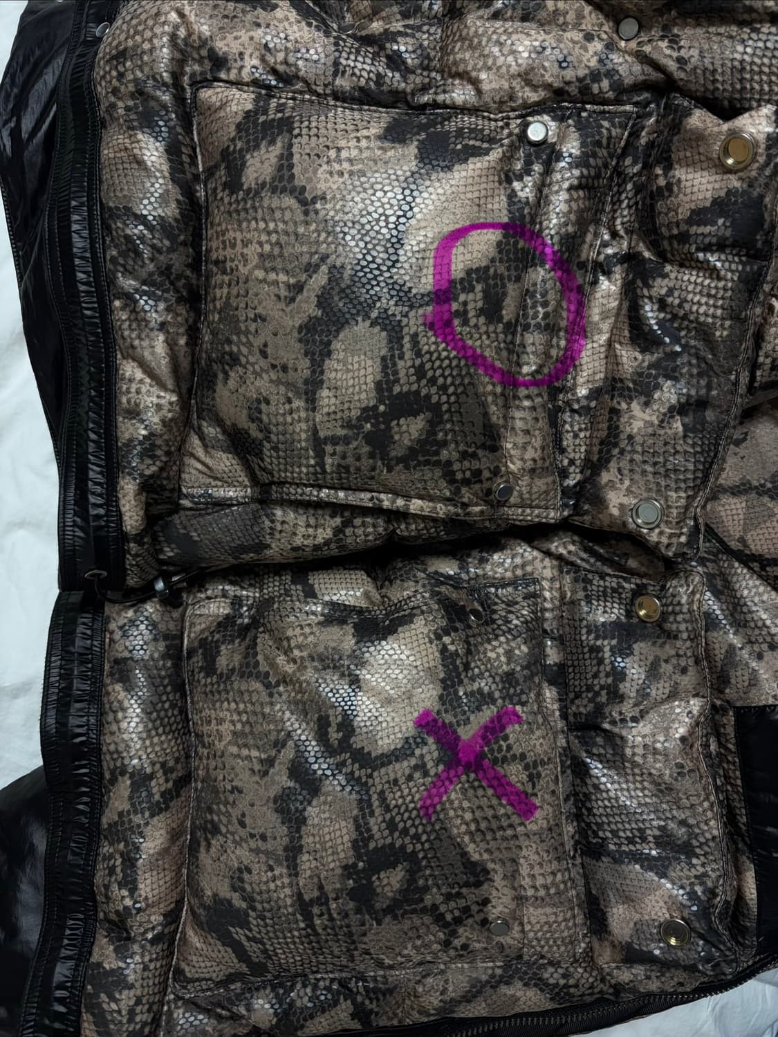 앤더슨벨 Andersson Bell 노아 파이톤 리버시블 다운 패딩 L 상품이미지5