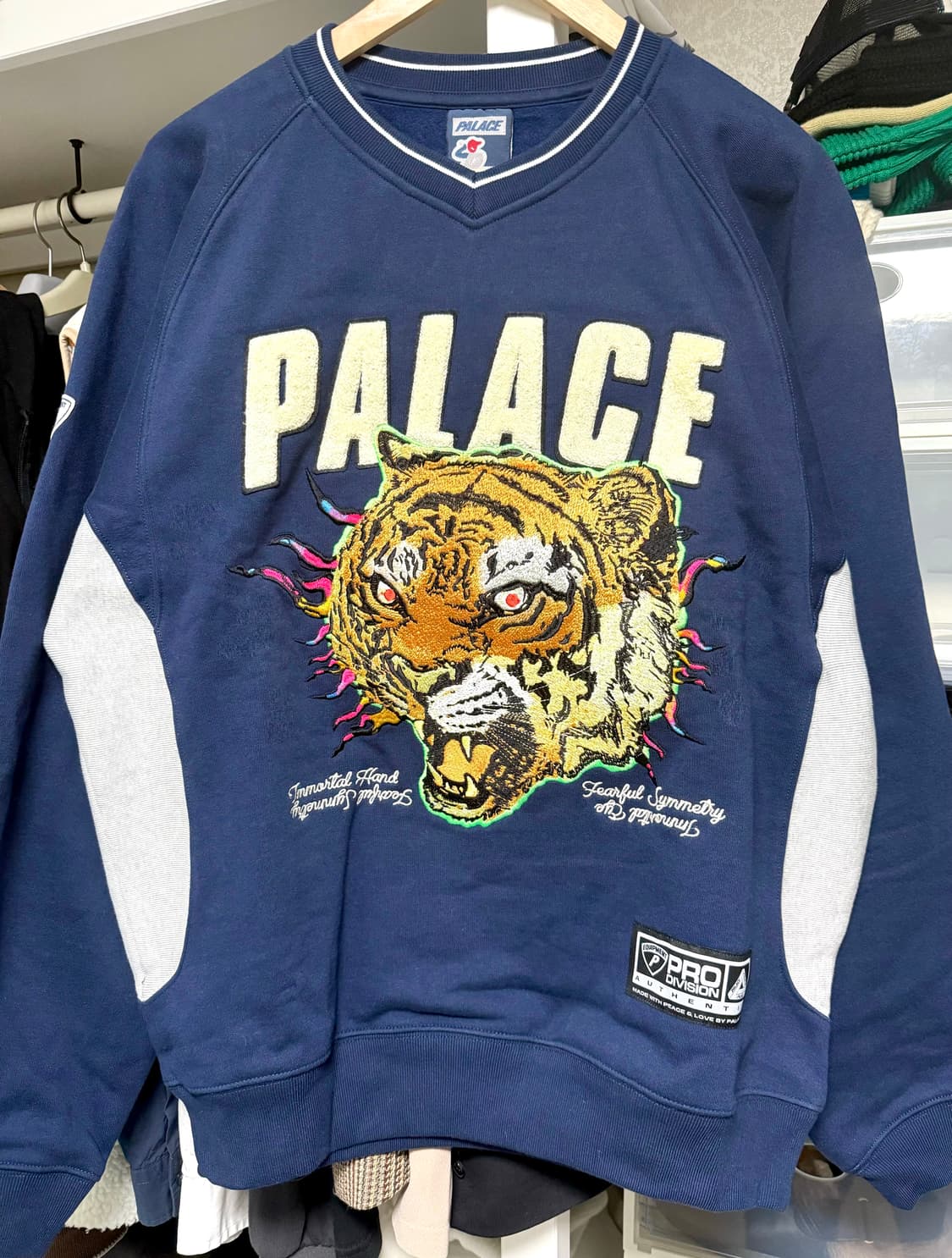 팔라스 토라토라 크루 네이비 맨투맨 상품이미지1