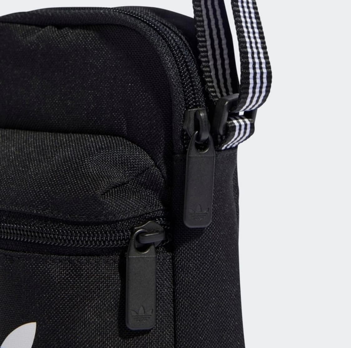 아디다스 오리지널 클래식 로고 미니 포켓 크로스 백 가방 블랙 상품이미지5