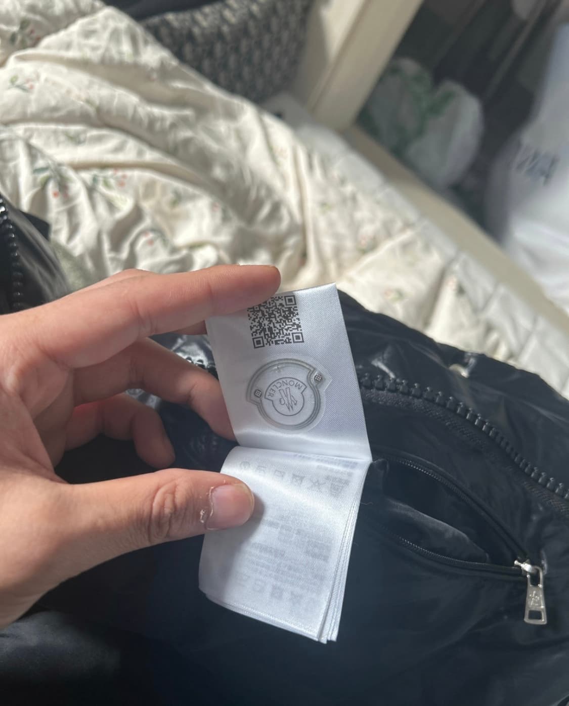 [3] 몽클레어 마야 70주년 패딩 블랙 상품이미지5