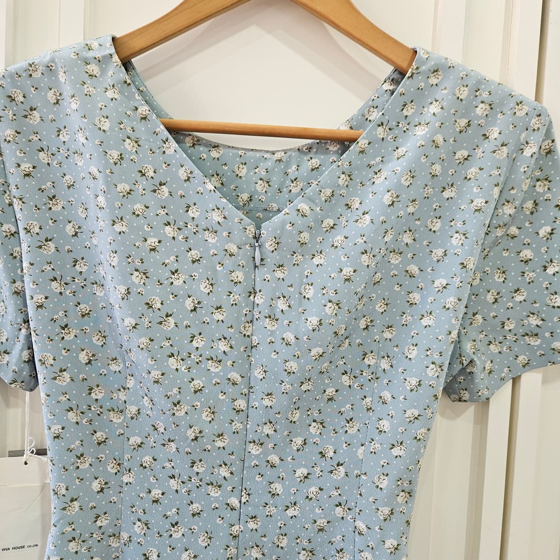 파스텔블루 플라워 랩무드 원피스 상품이미지6