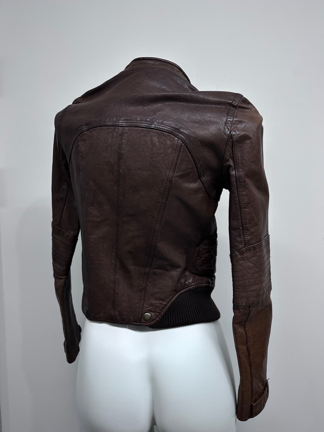 브라운 사선 비대칭 더블 클로징 레더 자켓 상품이미지7