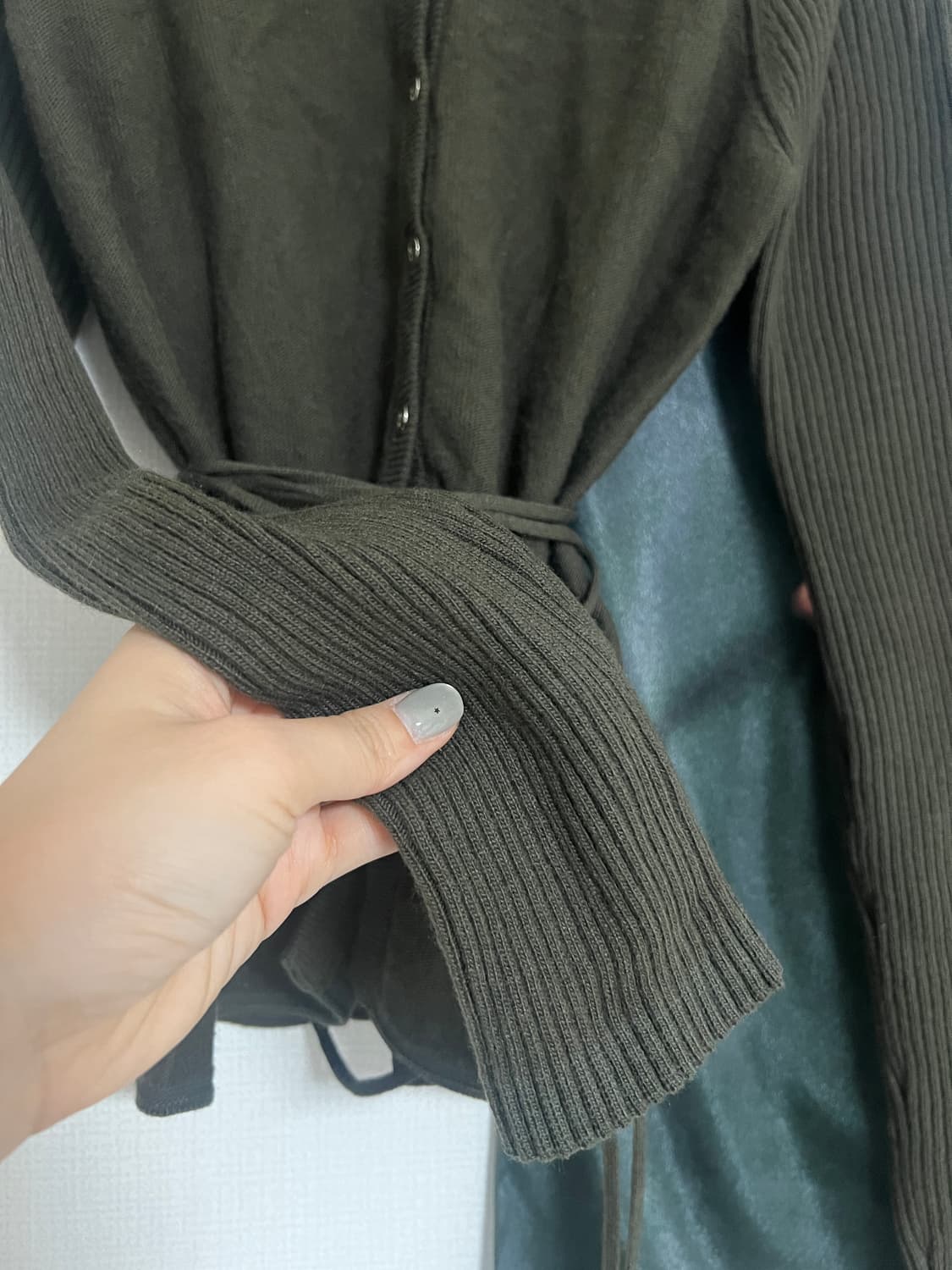 새상품 오디너리홀리데이 앙고라 브이넥 가디건 카키 상품이미지7