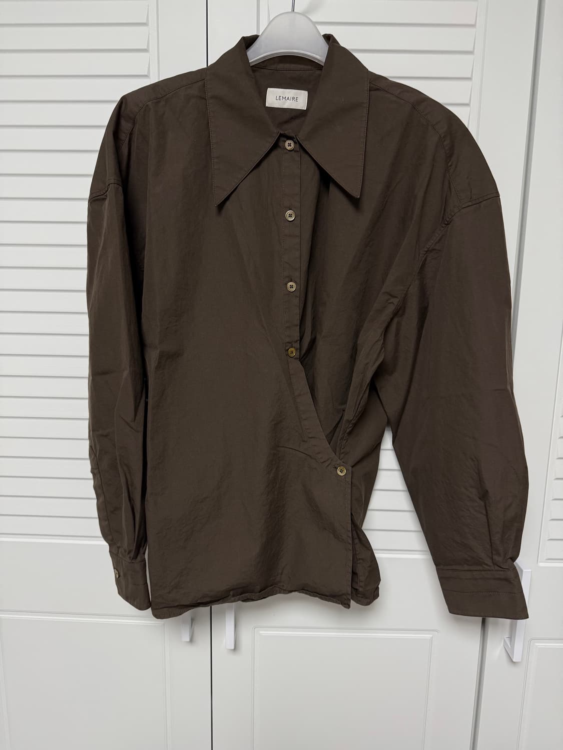 르메르 트위스트 셔츠 상품이미지1