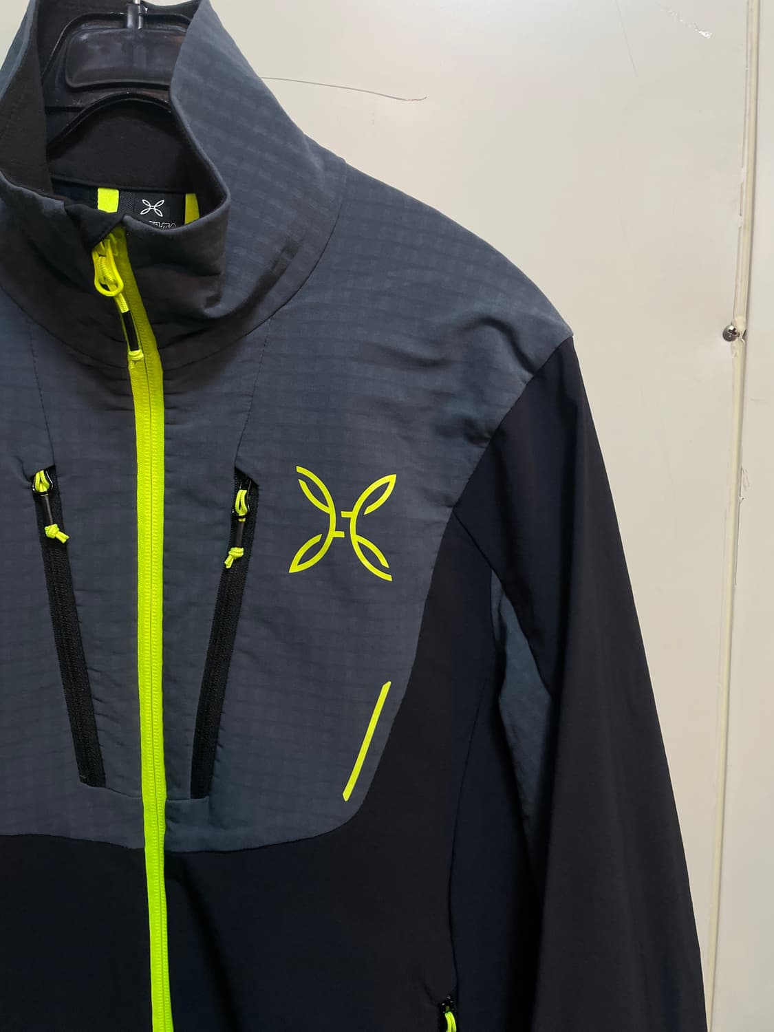 몬츄라 집업 상품이미지2