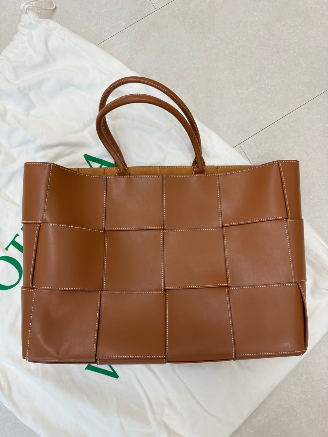 (미사용) 보테가베네타 아르코 토트백 라지 상품이미지4