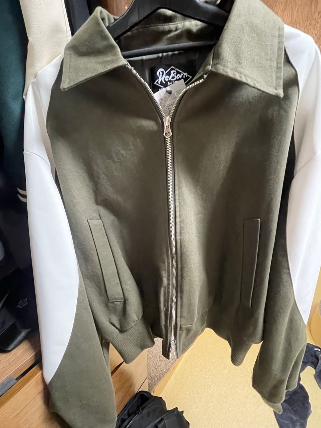 카키 버프바시티 자켓 실착0회 정가 79900원 상품이미지1