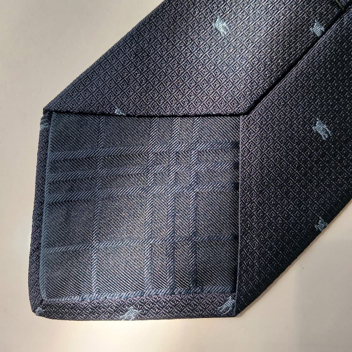 버버리 실크 네이비 기마사 패턴 넥타이 9.5cm A+등급 E890
 상품이미지7