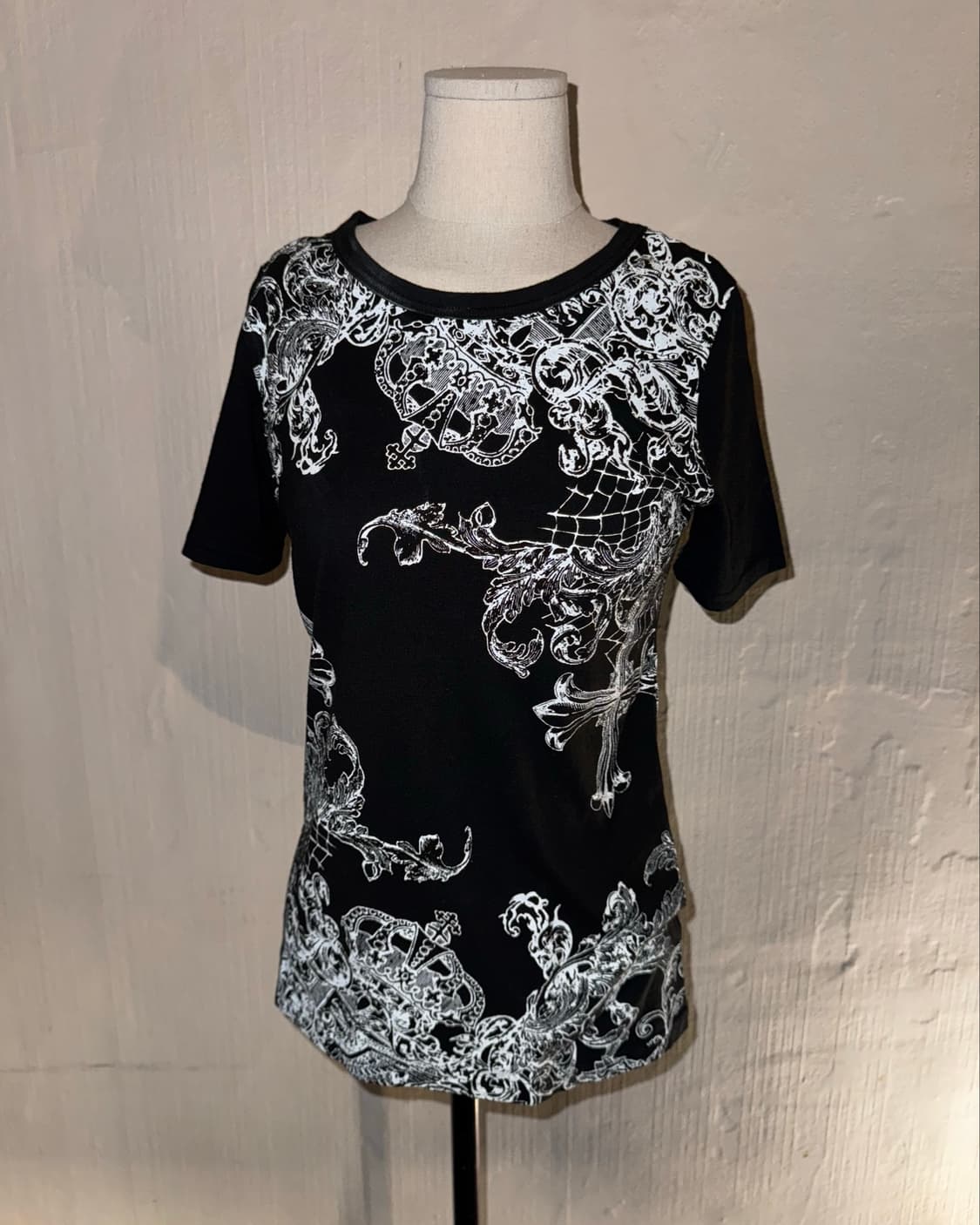 “ALGONQUINS“ Royal Baroque Black T-shirt 상품이미지1