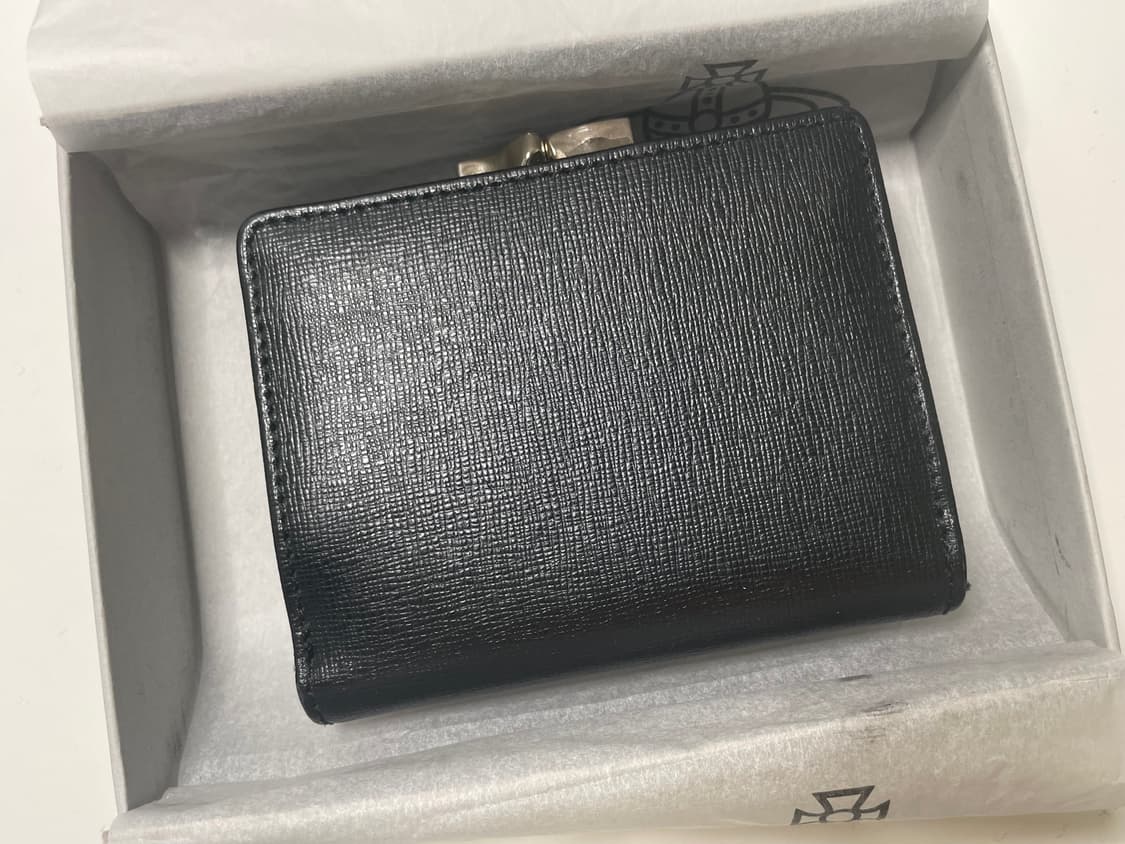 비비안 웨스트우드 빅토리아 스몰 로고 프레임 블랙 지갑 반지갑 상품이미지2