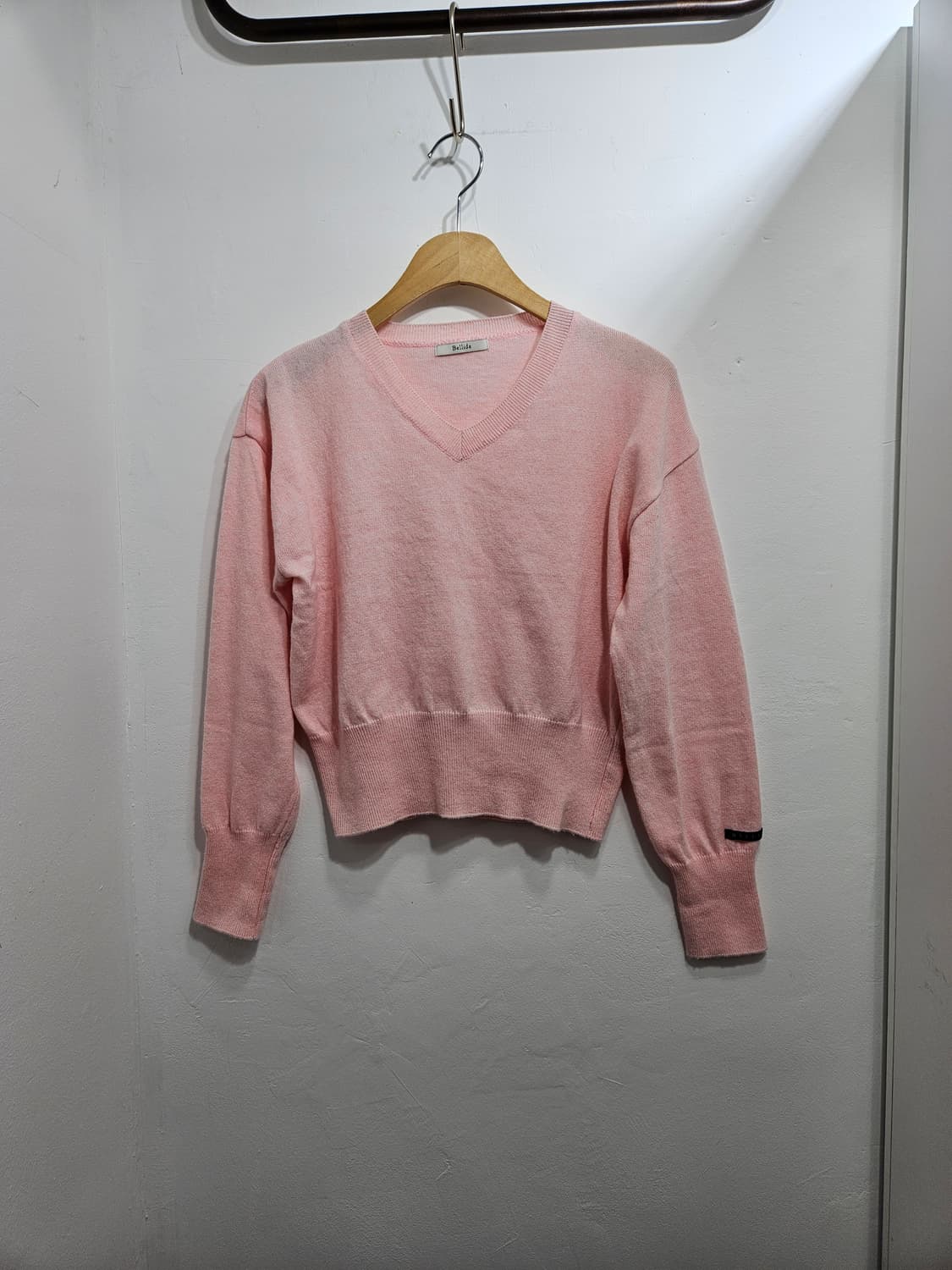 베리드 브이넥 니트 상품이미지1