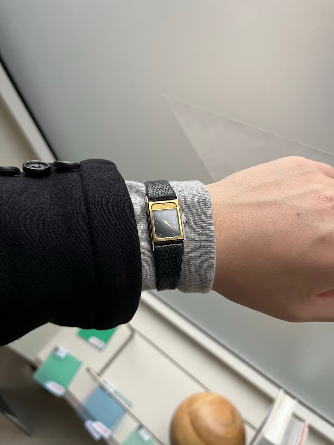 지방시 뱀피 스트랩 빈티지 시계 상품이미지1