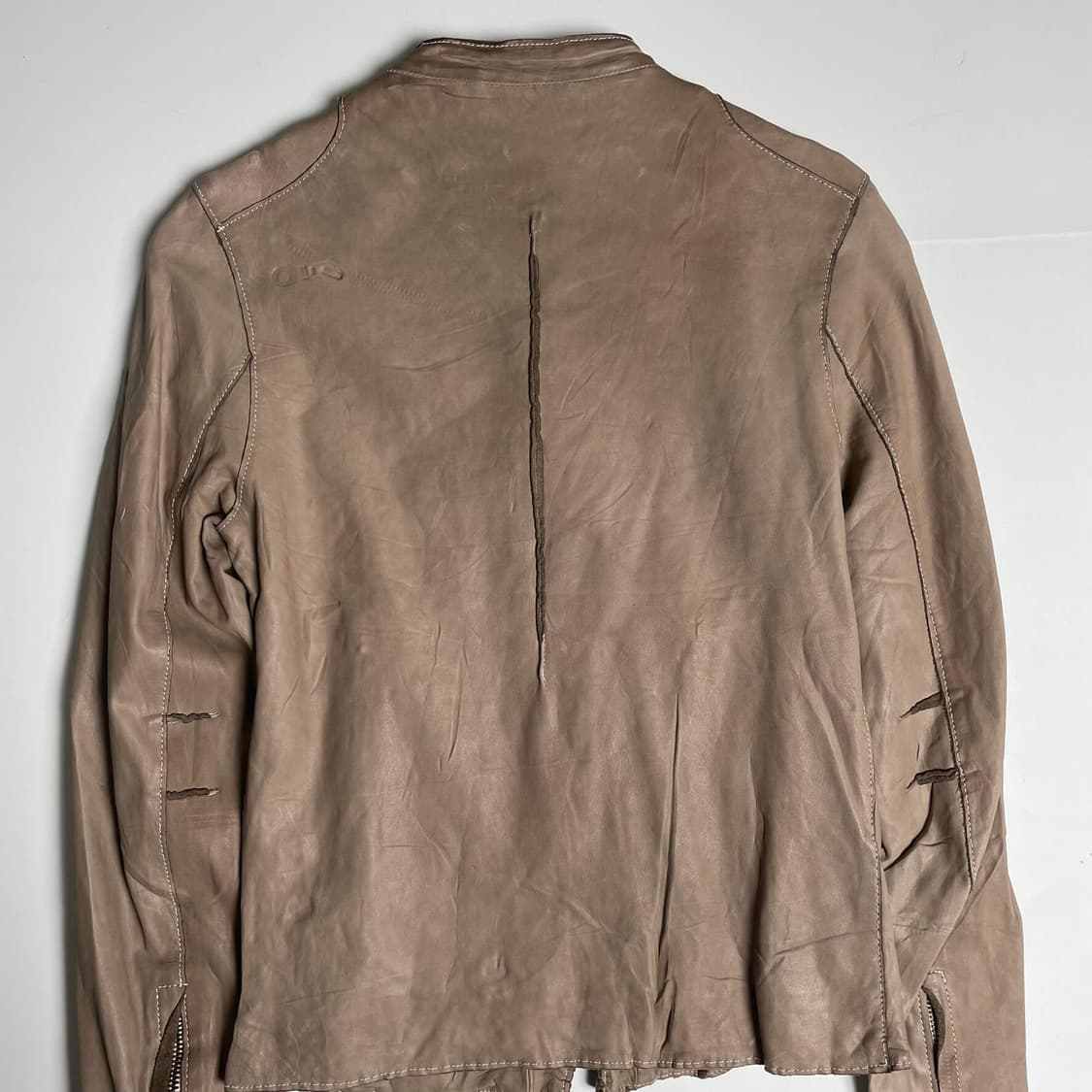 Sisil 다트 디테일 소가죽 집업 자켓 상품이미지7