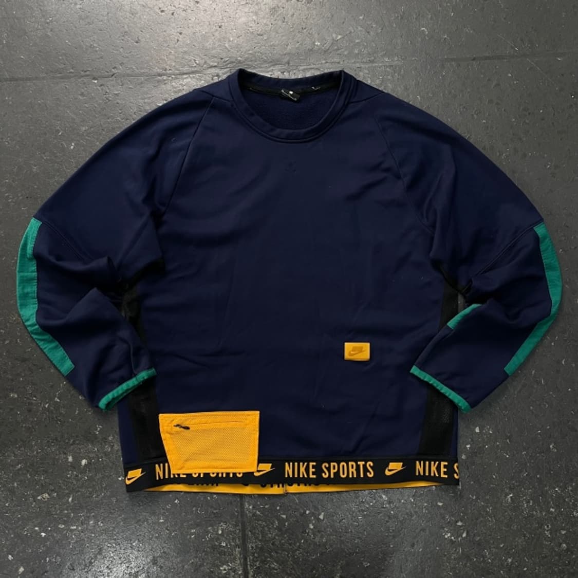 105 나이키 써마 플리스 맨투맨 상품이미지1