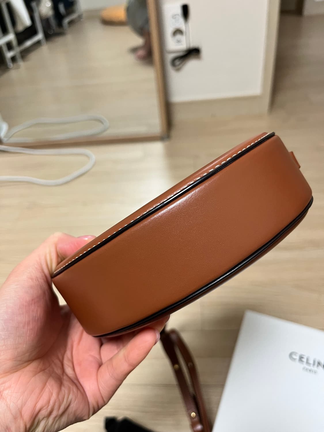 셀린느 오벌펄스 탄 상품이미지4