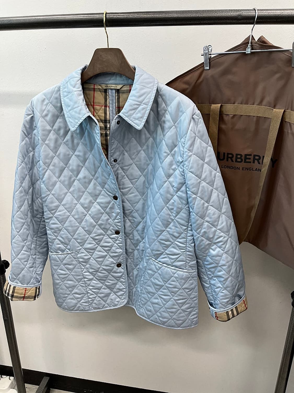 여) 버버리 런던 라이트블루 퀼팅자켓  상품이미지1