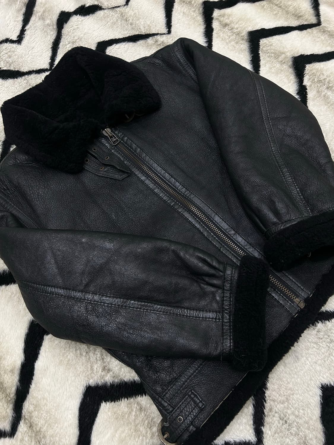 [XL]B-3 숏 가죽 무스탕/블랙 상품이미지2