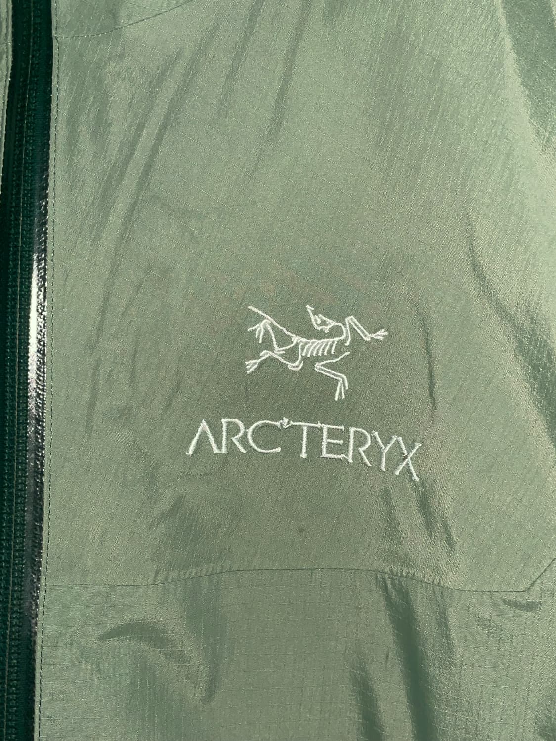 아크테릭스 바람막이 상품이미지2