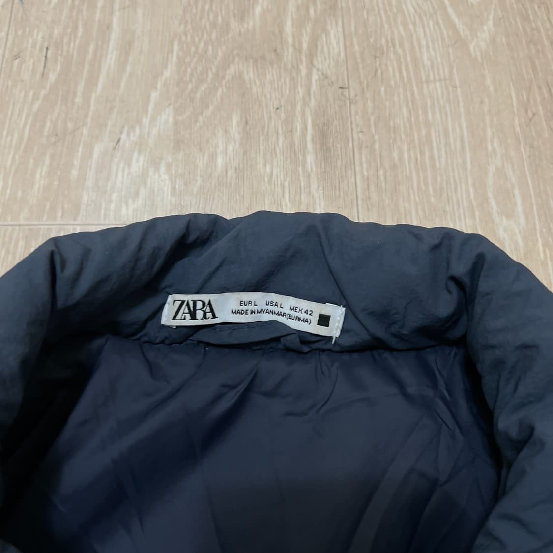 자라 남성 포켓 퀼팅 경량패딩 L/100  상품이미지4