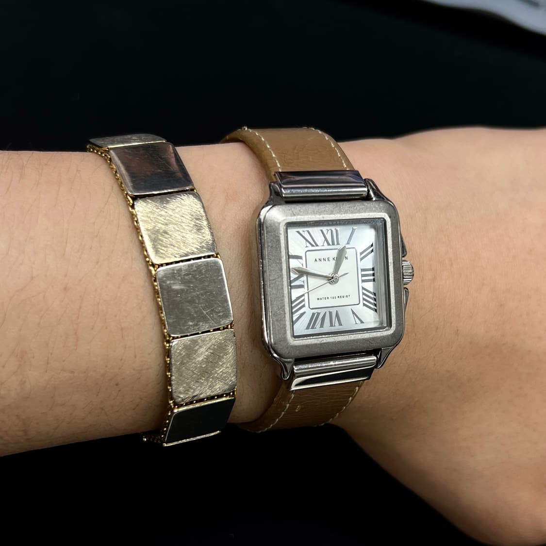Anne Klein 클래식 탱크 레더 워치 상품이미지3