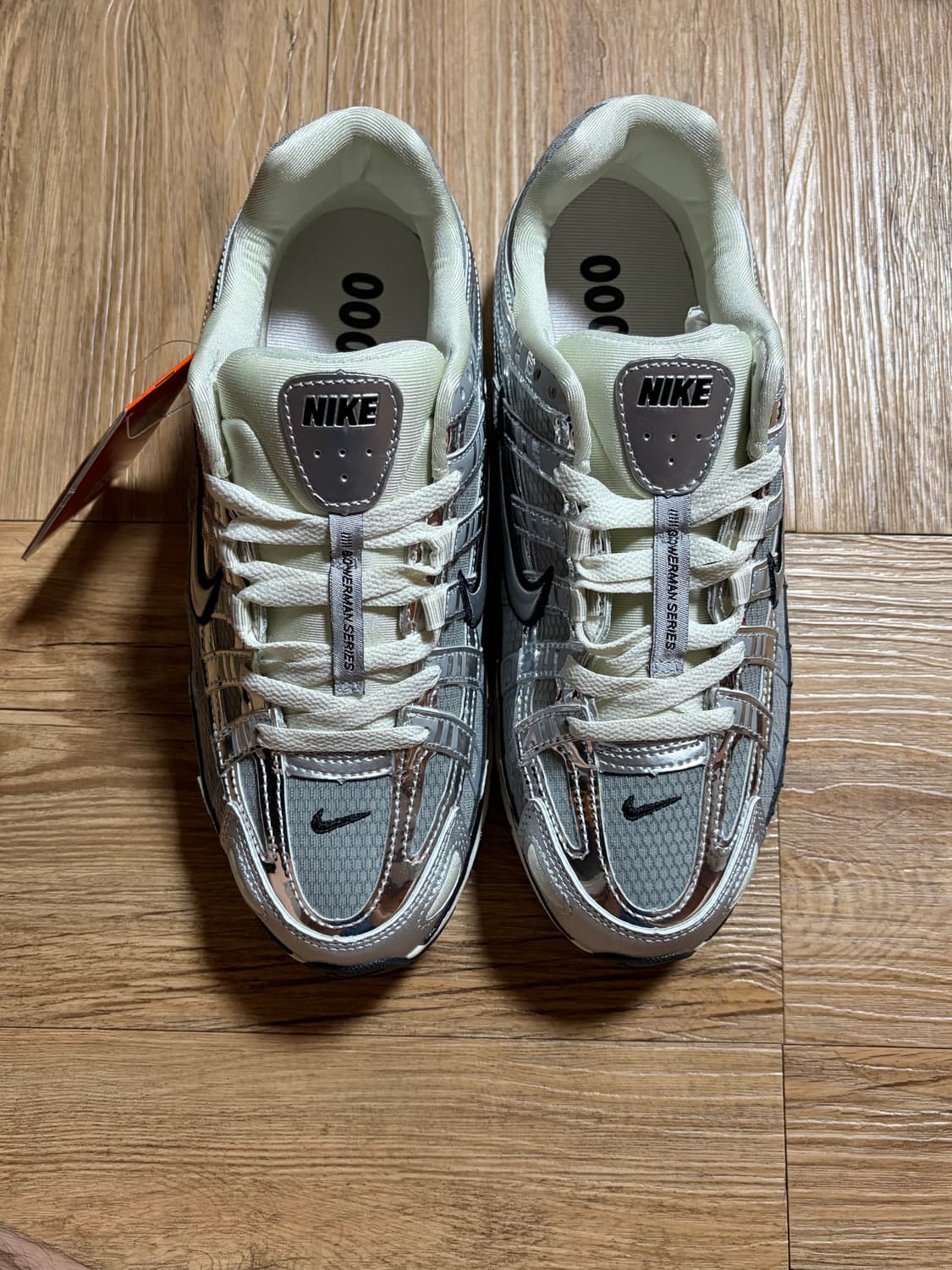 나이키 / p6000 메탈릭 실버 / 255 상품이미지3