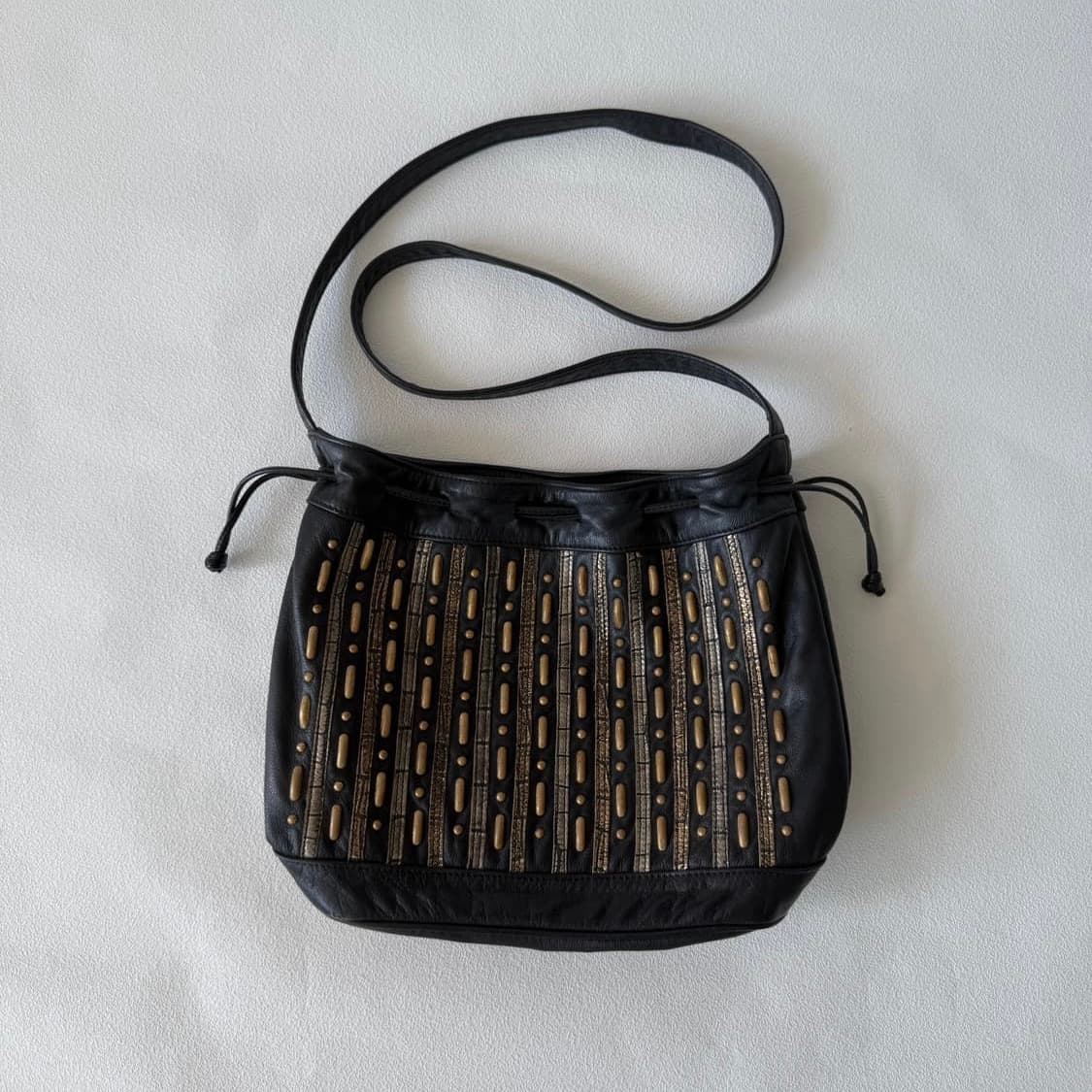 레더 버킷백 상품이미지1