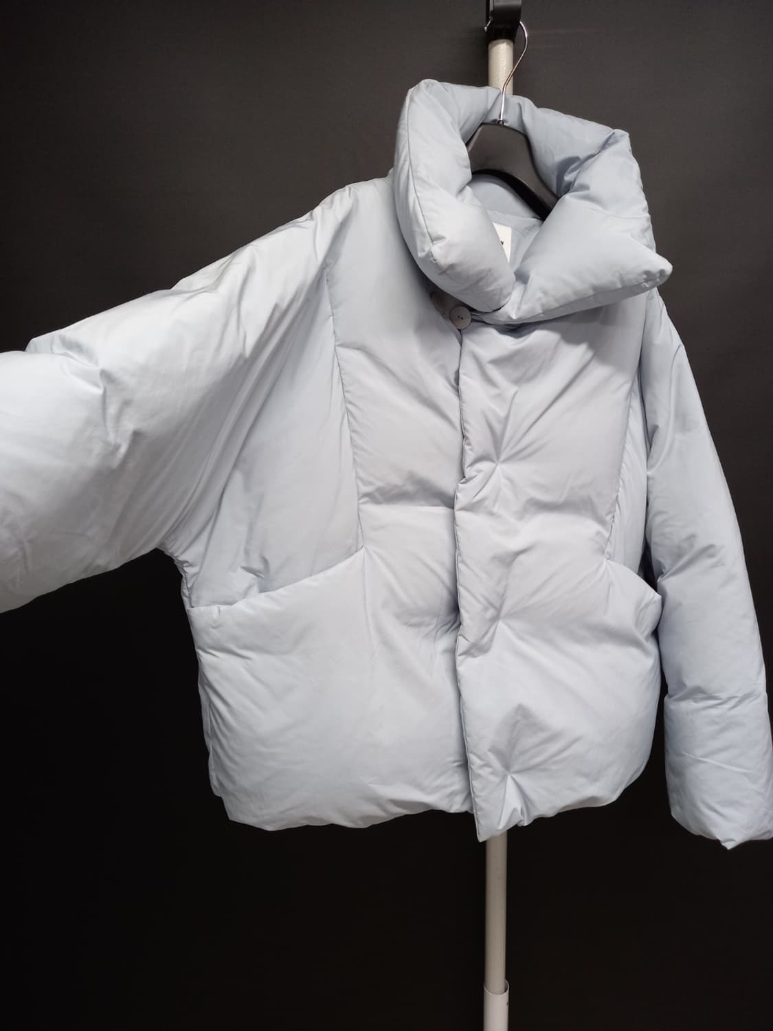 레어뷰 RAREWIEW 덕다운 루즈박시핏 패딩 77.66 상품이미지6