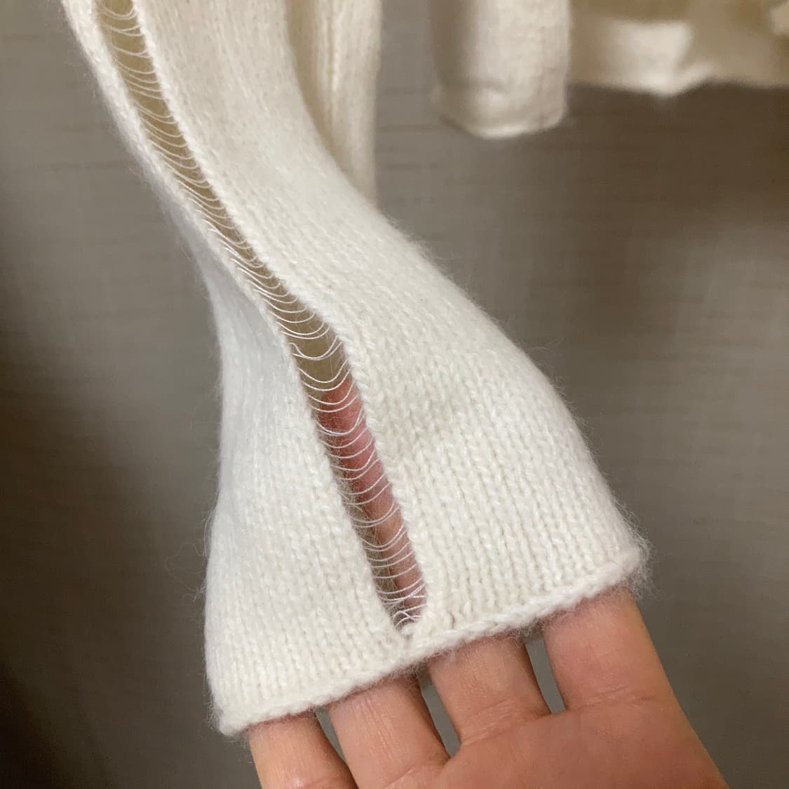 아르마니 익스체인지 앙고라 브이넥 니트 상품이미지9