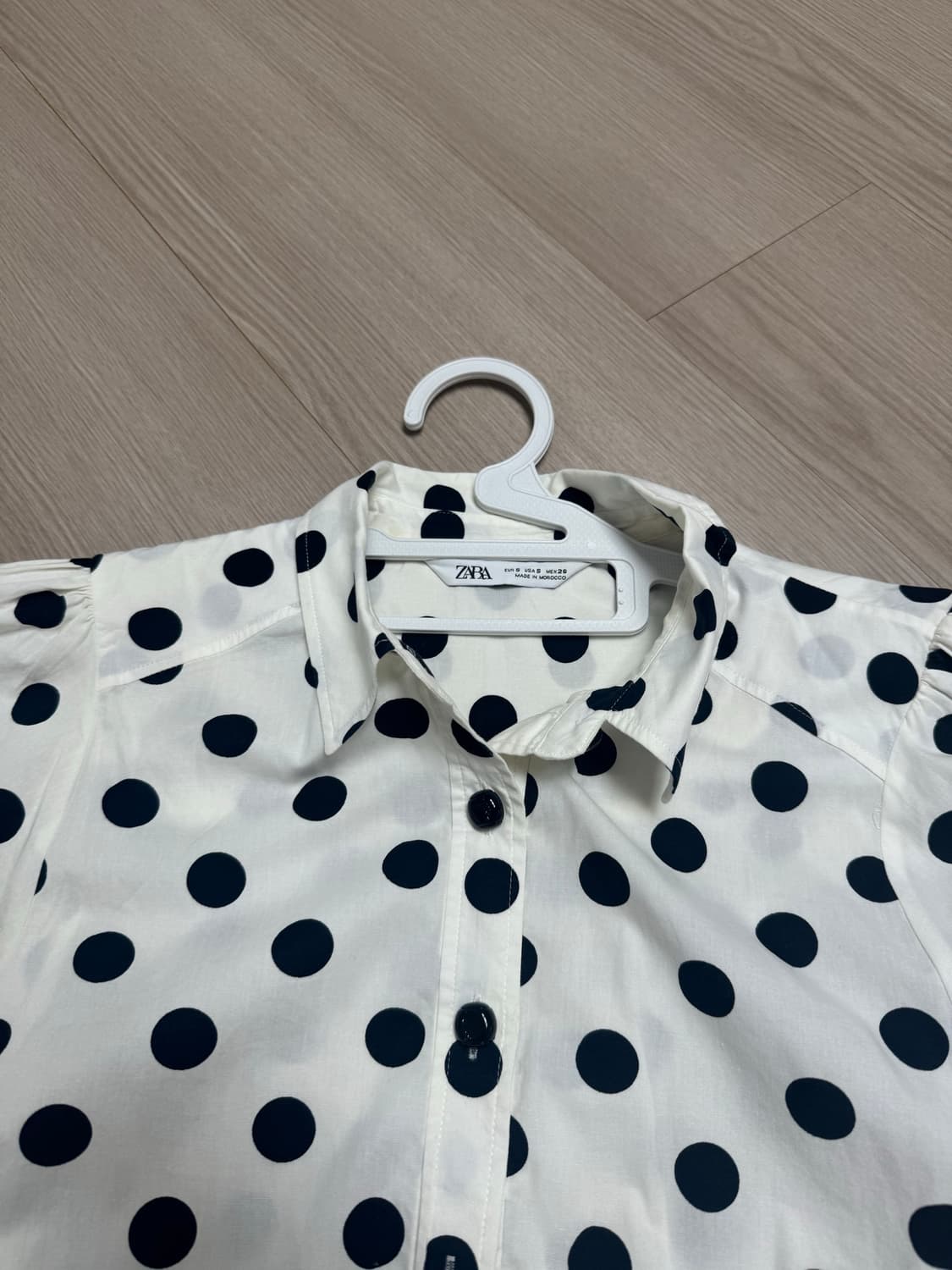Zara 퍼프 도트 블라우스 상품이미지2