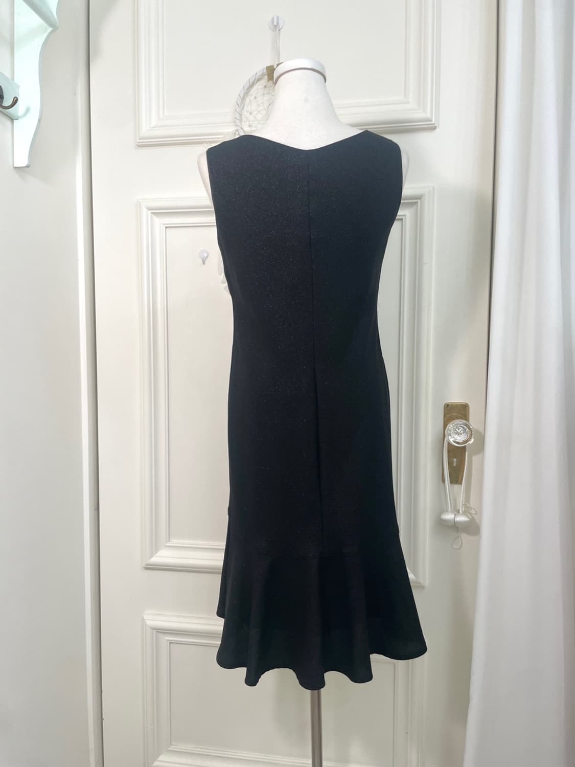 black v-neck ruffle glitter lining opc s 상품이미지3