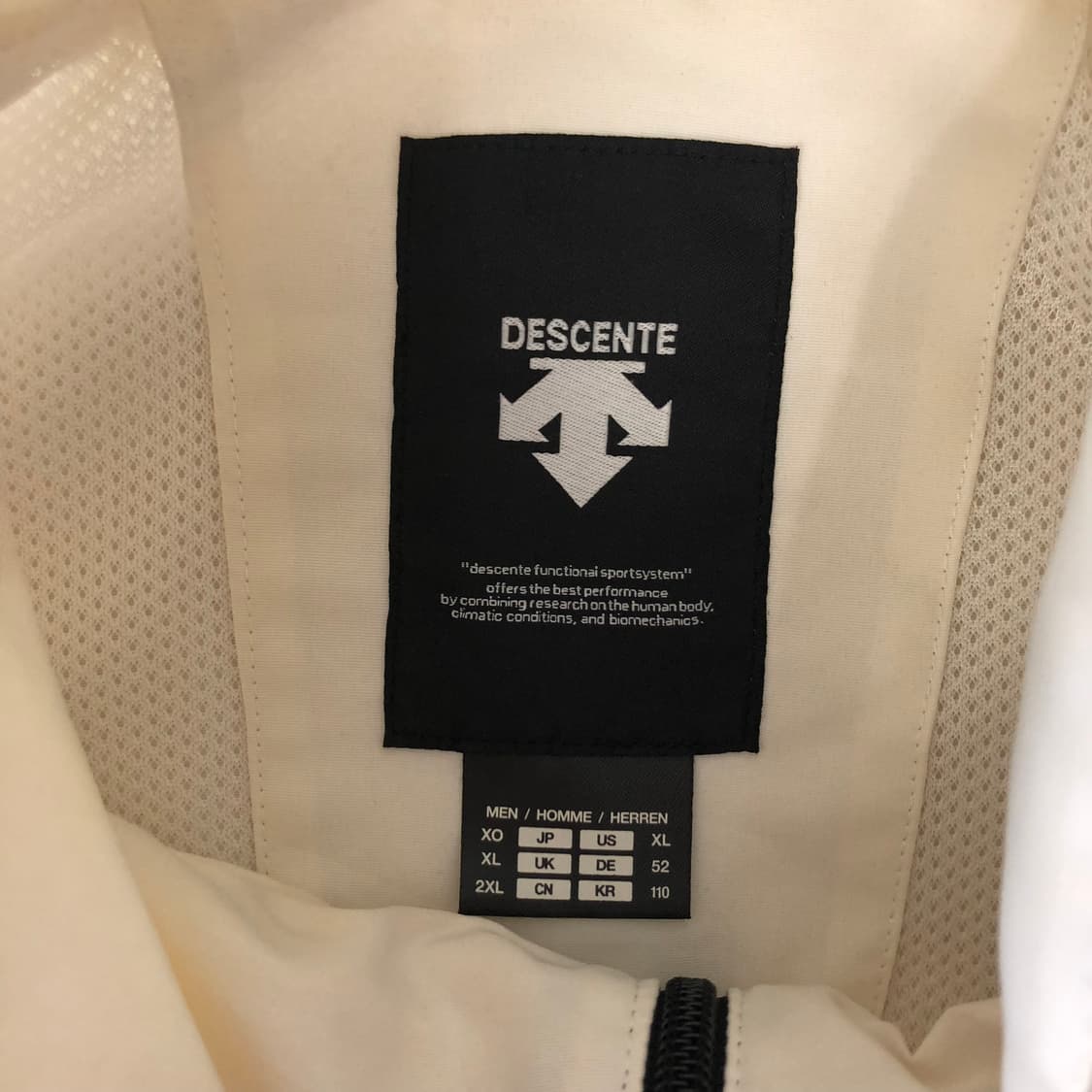 데상트 오레오 자켓 상품이미지4