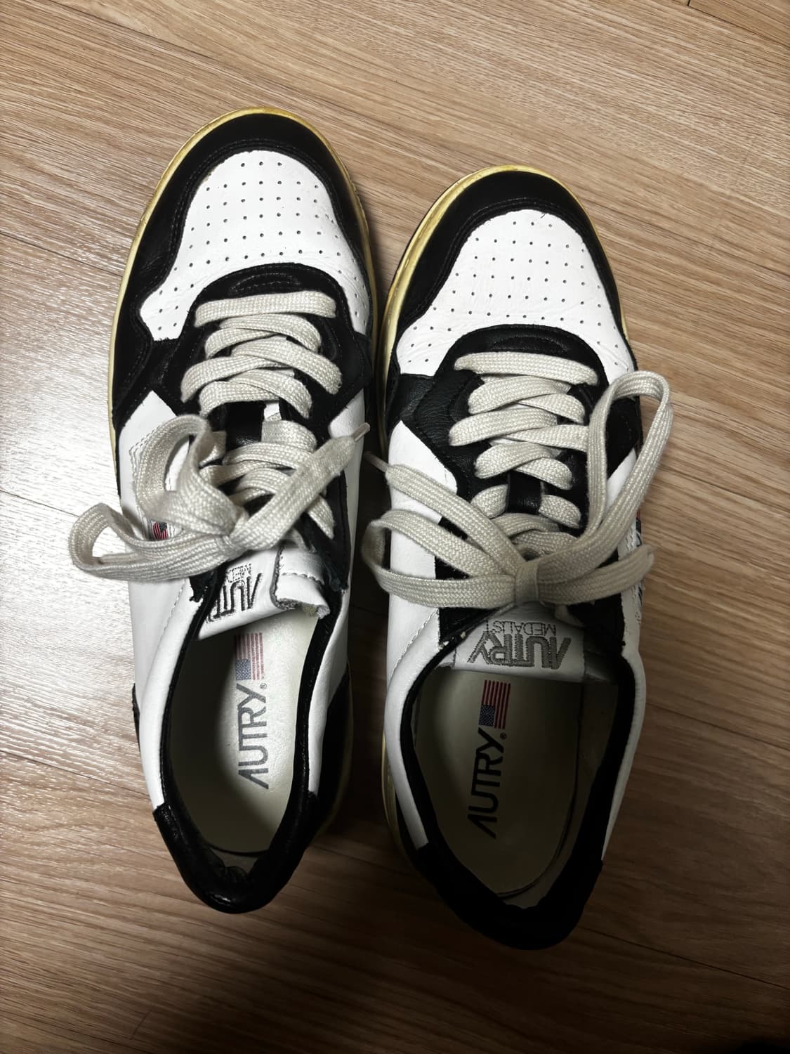 오트리 메달리스트 41사이즈 범고래 상품이미지2