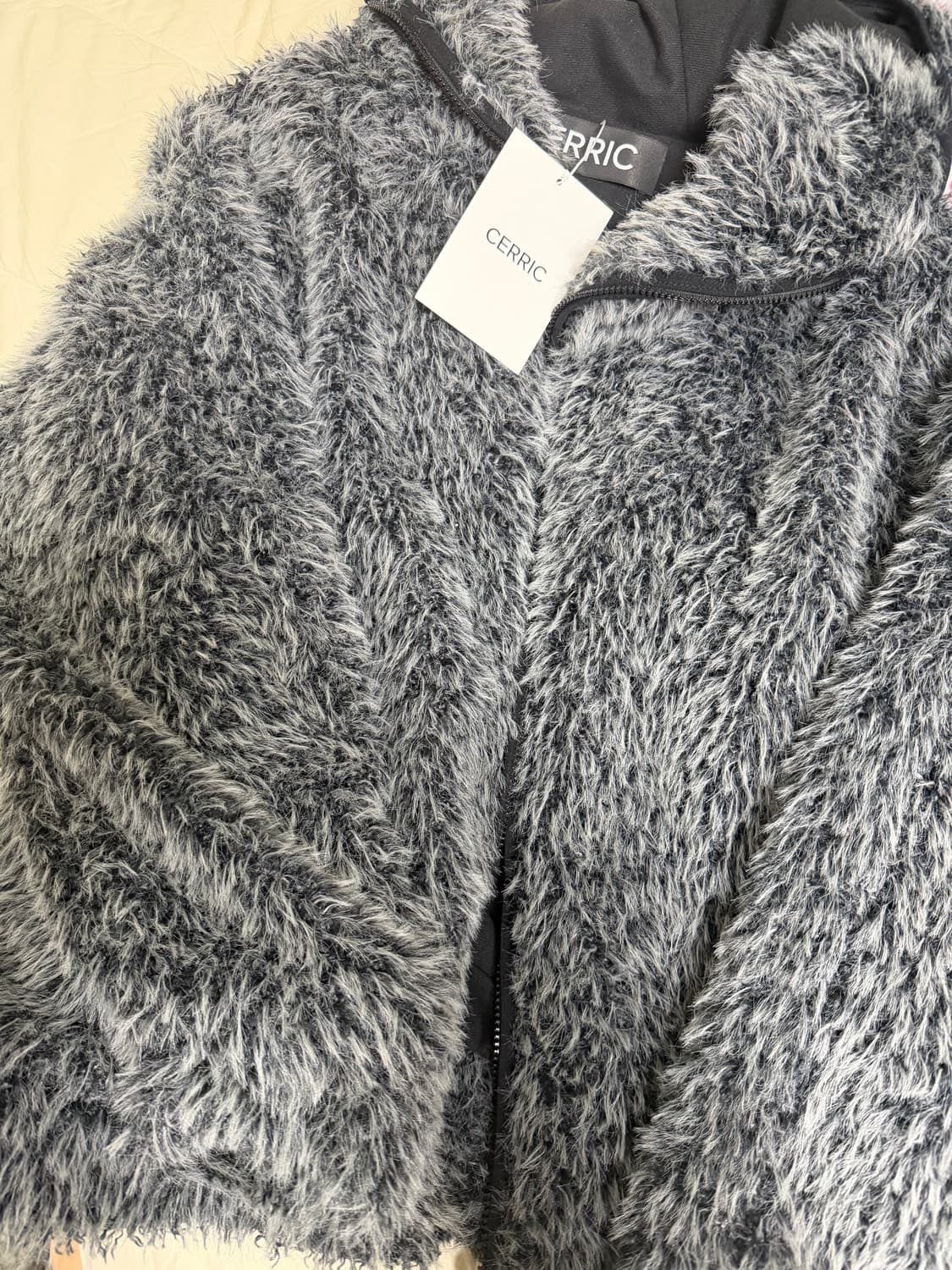 새상품 세릭 Hairy Balaclava Zip Up / Charcoal 상품이미지1