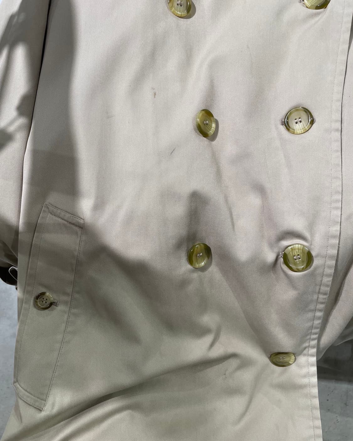 버버리 라이트 베이지 더블 브레스티드 트렌치 코트 상품이미지10