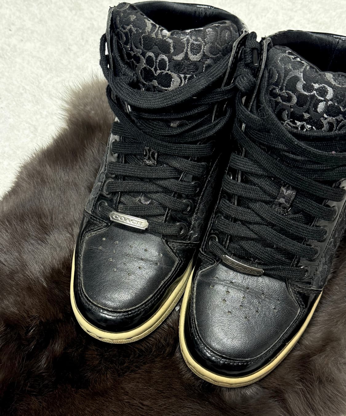 코치 갸루 시그니처 하이탑 스니커즈 블랙 상품이미지4