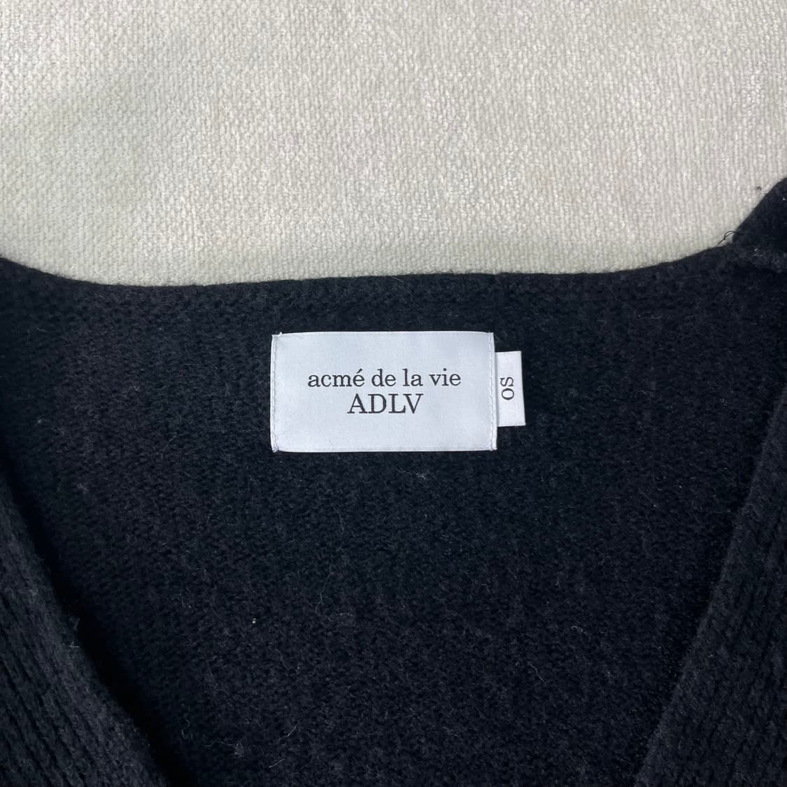 W 100 아크메드라비 울 크롭 가디건 상품이미지3