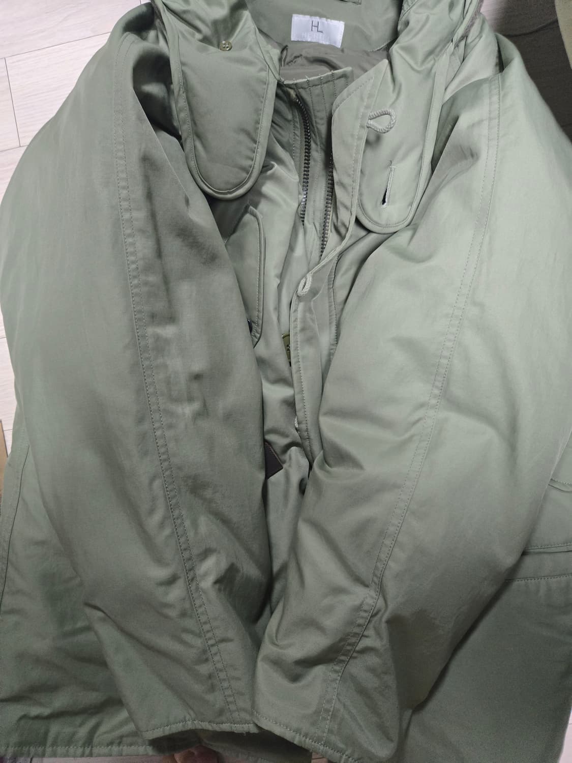 헤릴 cwu 파카 세이지 그린 1사이즈 판매합니다 상품이미지2