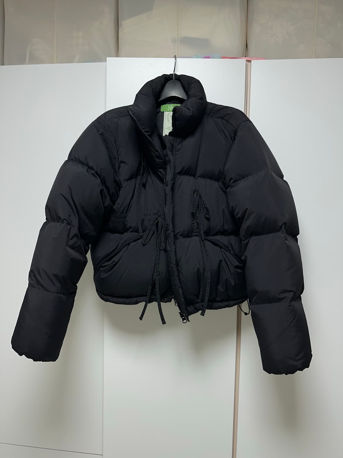 시눈 리본 디테일 푸퍼 자켓 패딩 블랙 상품이미지5