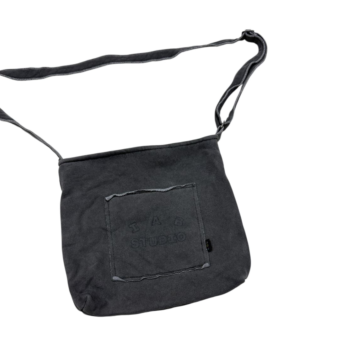 아이앱스튜디오 피그먼트 포켓 크로스백 가방 상품이미지2