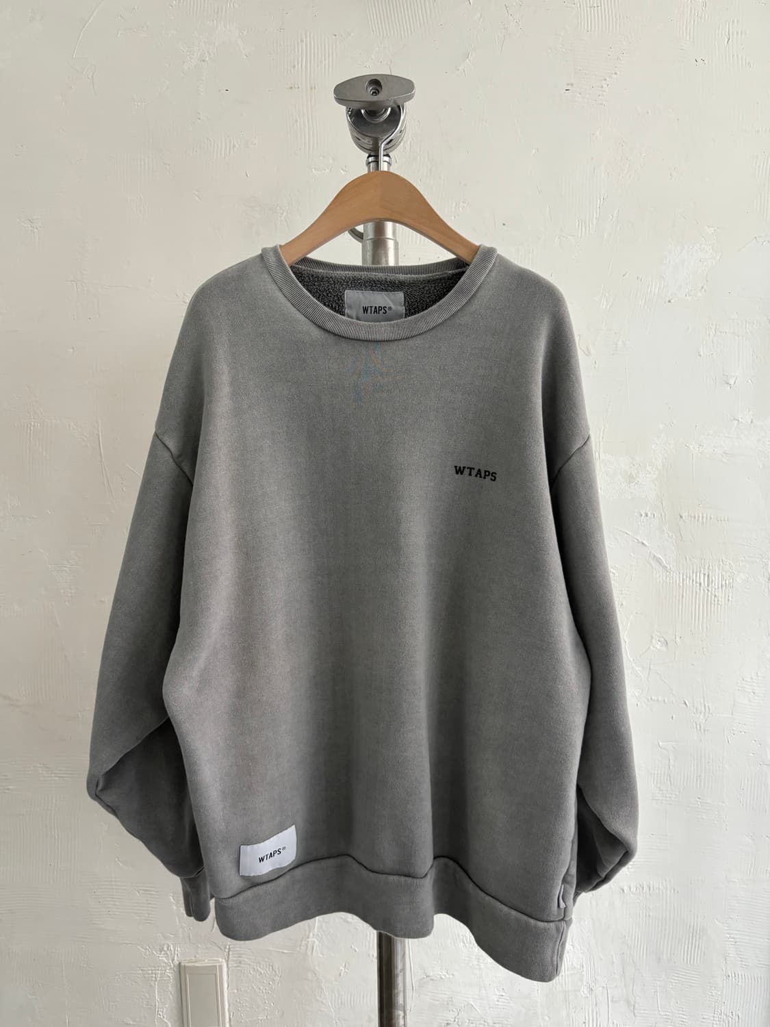 WTAPS 더블탭스 그레이 COLLEGE / DESIGN 크루넥 스웻셔츠 상품이미지1