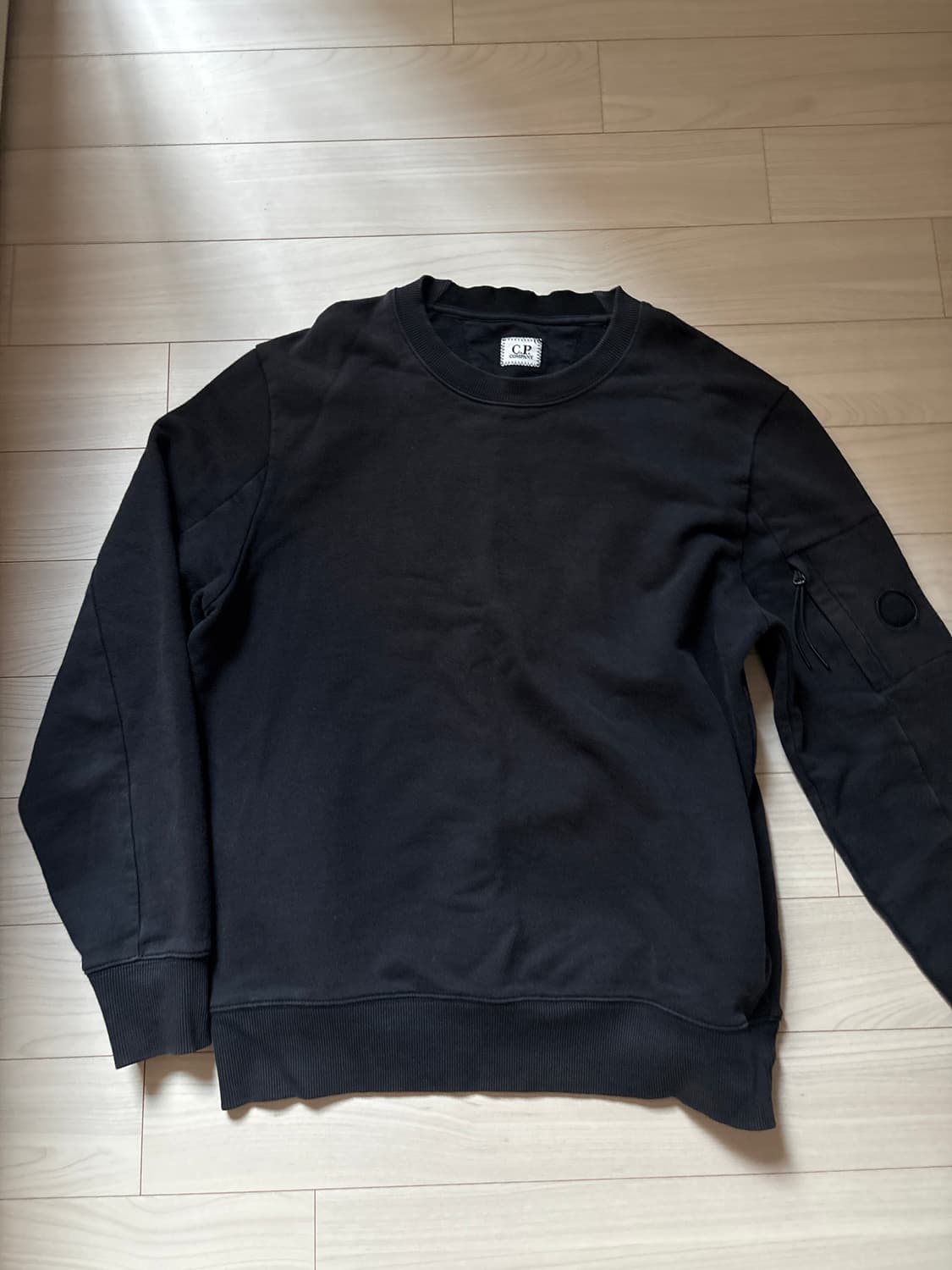 Cp컴퍼니 맨투맨 상품이미지1