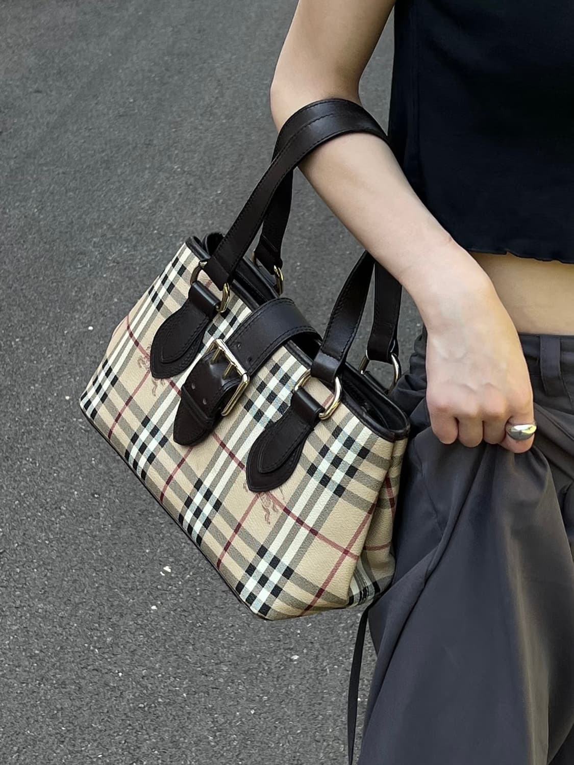 2000s Burberry 버버리 클래식 체크 레더 트리밍 토트백 상품이미지2