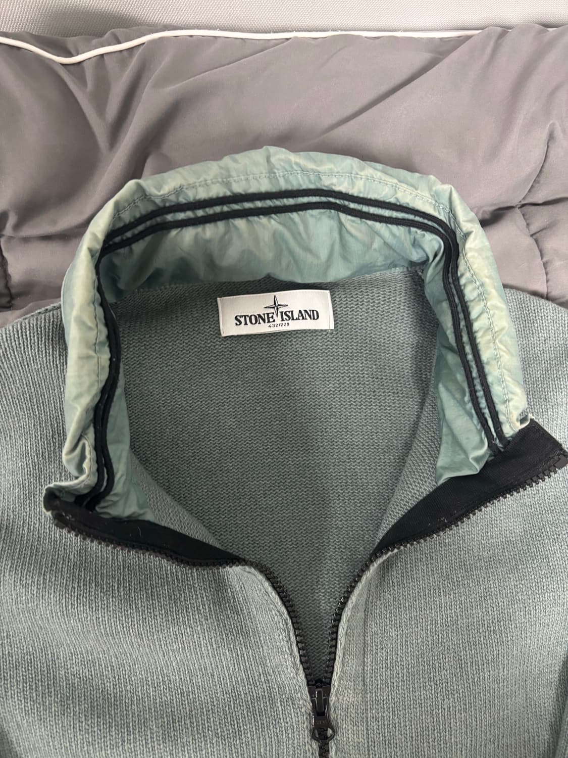 스톤아일랜드 니트집업 상품이미지2