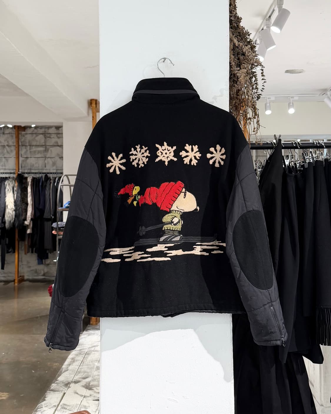 카스텔바작 x 피너츠 블랙 90s 스누피 울 자켓 상품이미지1