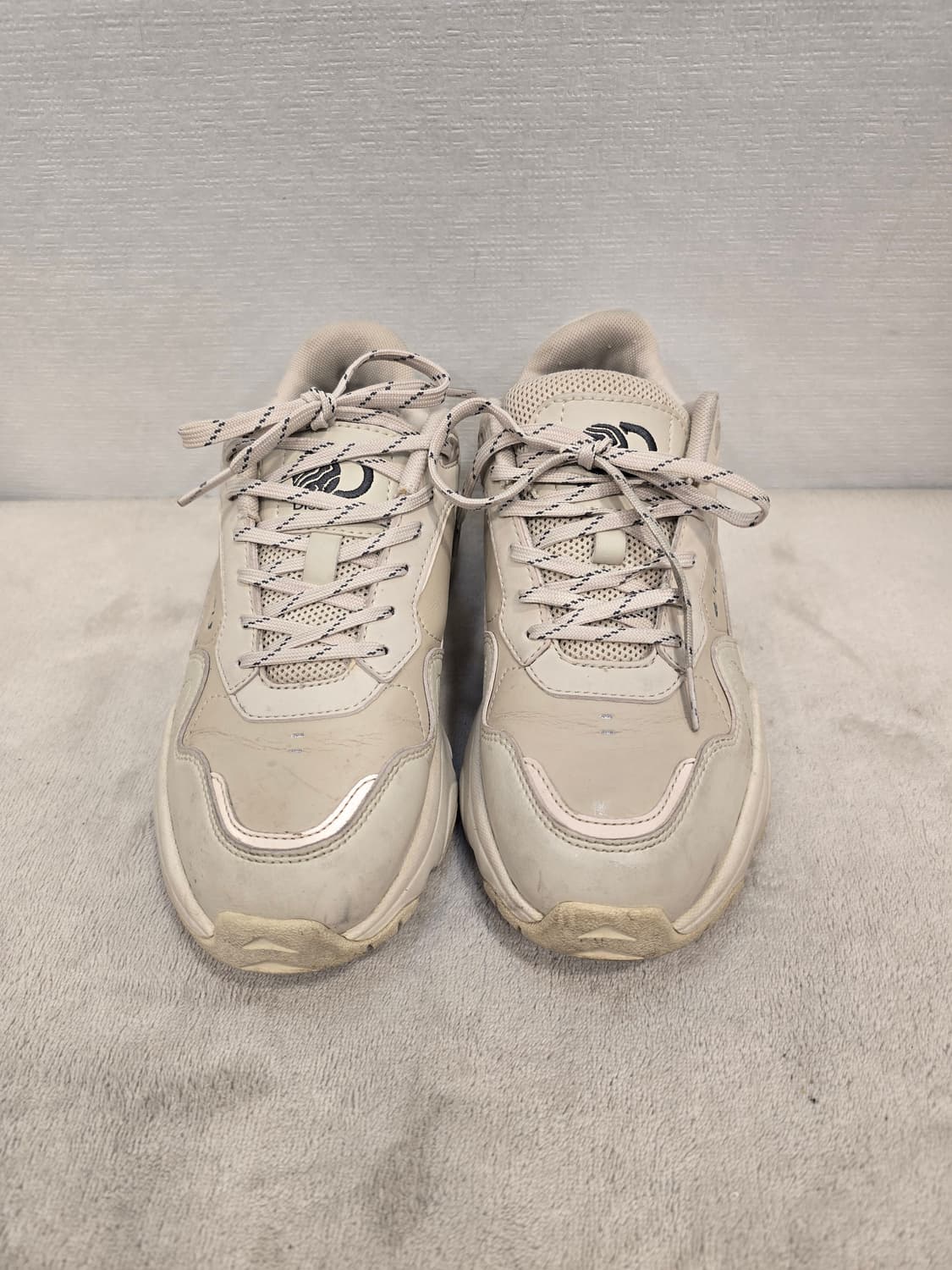 디스커버리 키높이 운동화 그레이 235~240 상품이미지2