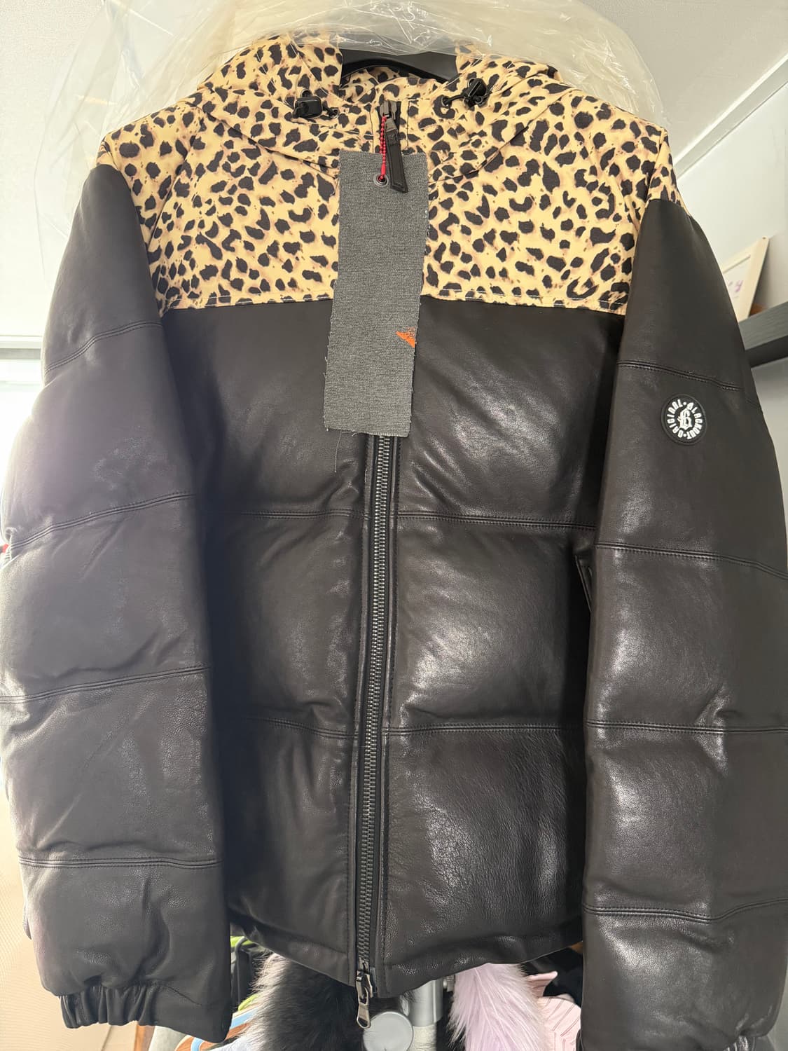 블랙아웃 레더 다운 상품이미지1