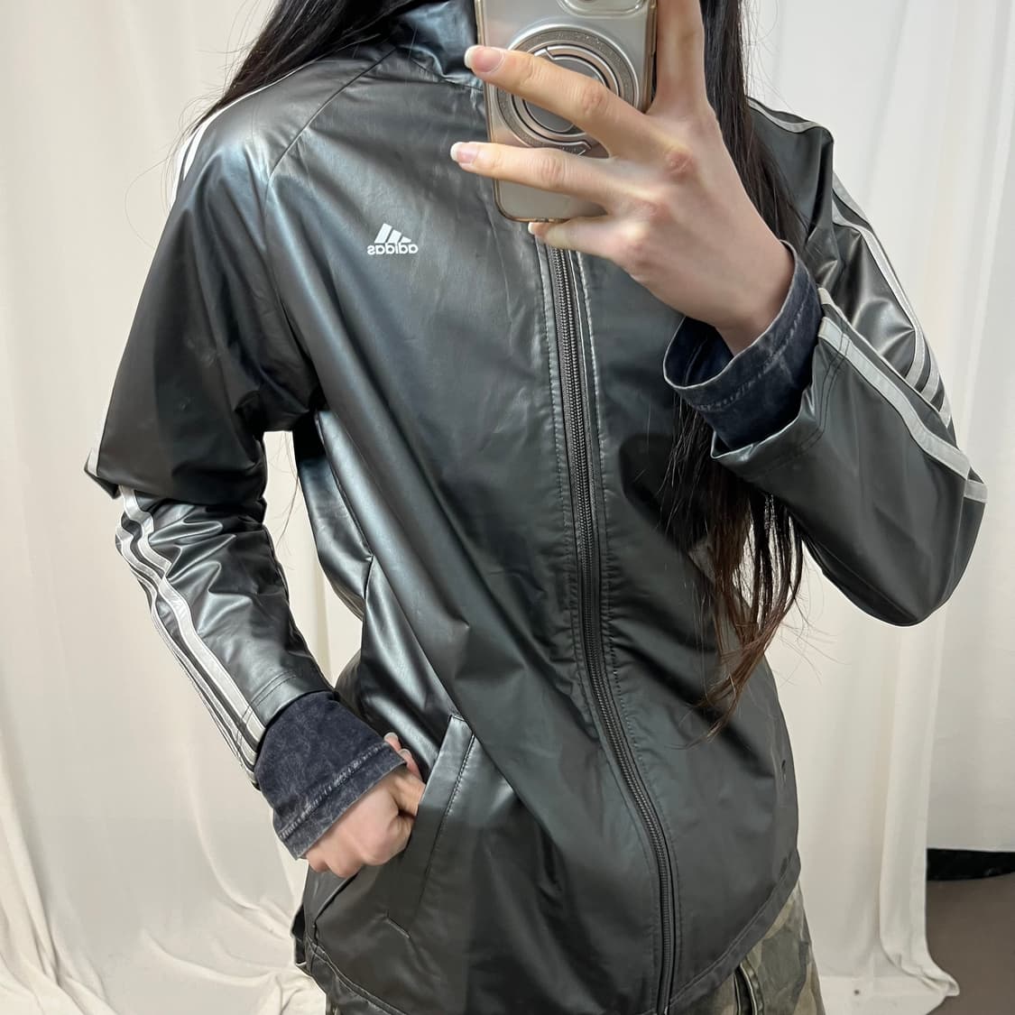 Adidas Grey Glossy Running Windbreaker   상품이미지3