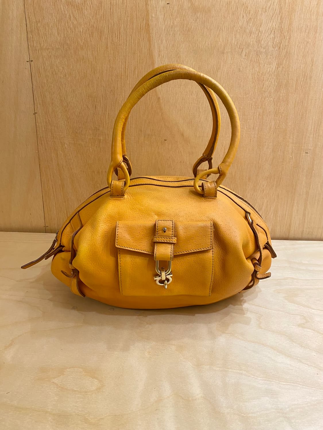 ferragamo pumpkin bag 상품이미지1