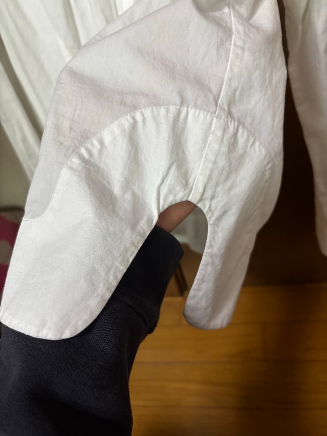 가니 화이트 빅카라 러플 블라우스 38사이즈 상품이미지3