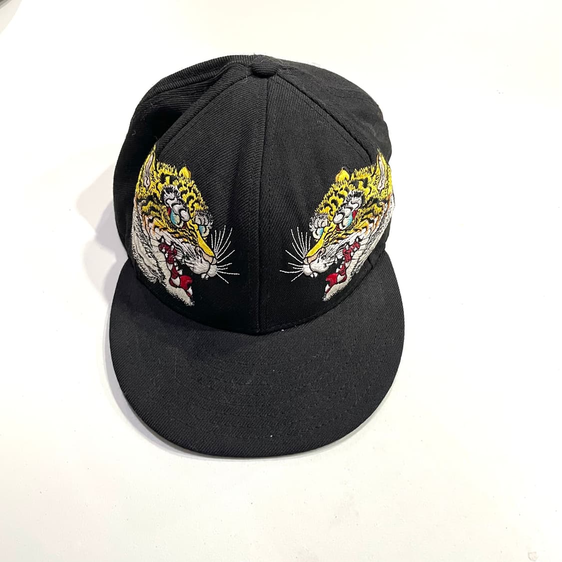 뉴에라 호랑이 자수 스냅백 상품이미지1